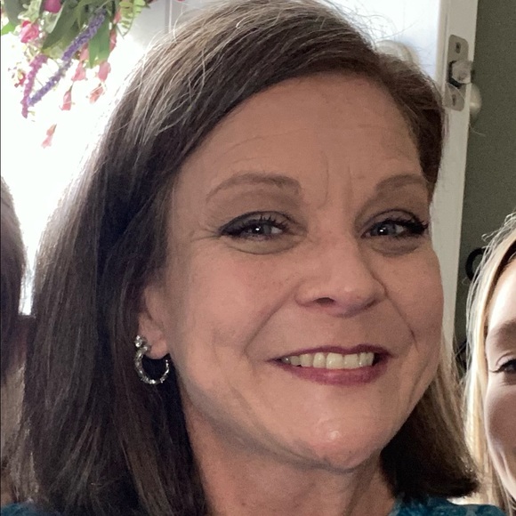 Meet your Posher, Luanne - Picture 2 of 2